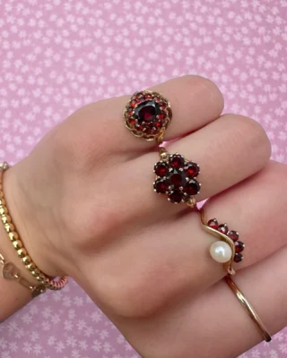 Fresh vintage in store 🌹

#vintage #granaat #vintageringen #goud #juwelen #sieradenmeisje